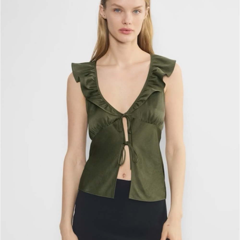 NWT Aritzia Tonka Satin Top